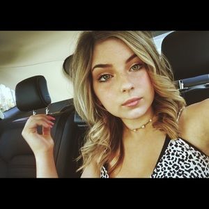 Meet your Posher, Ashley